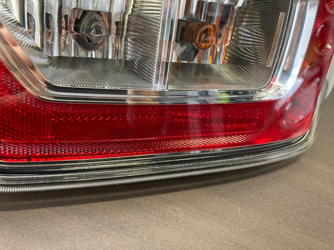 ワゴンR(MH55S) 右テールランプ