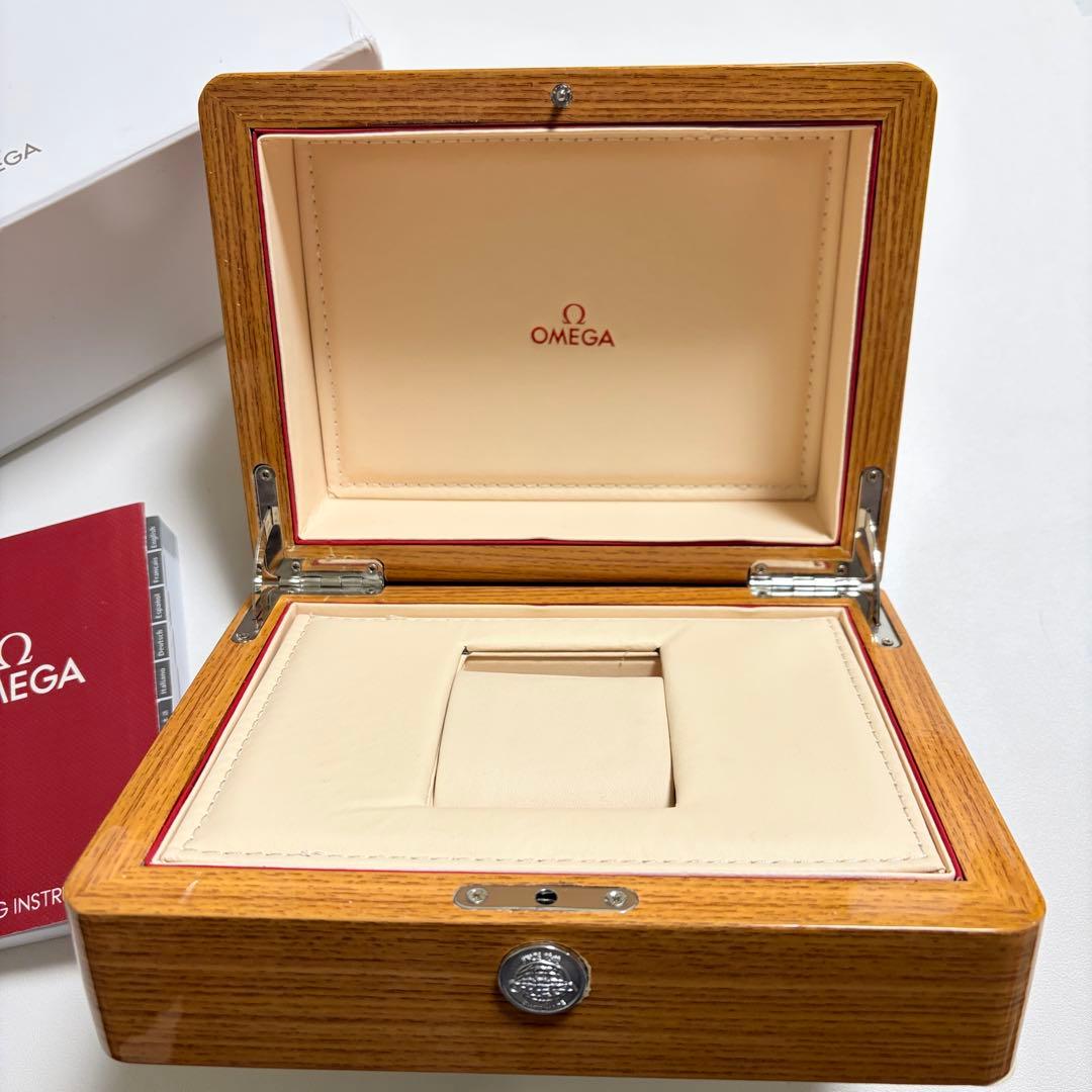 オメガ　腕時計　ウォッチ　ケース　空箱　木目調　現行品　B