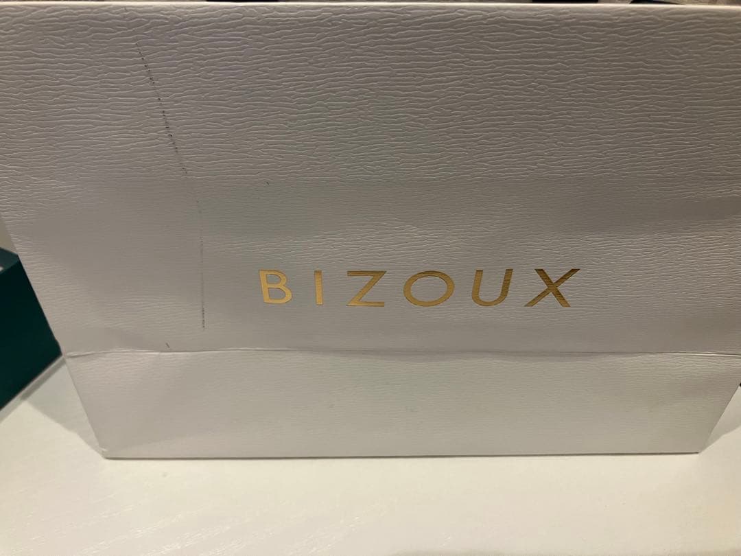 bizoux べキリーブルーガーネット リング ダイヤモンド ビズー