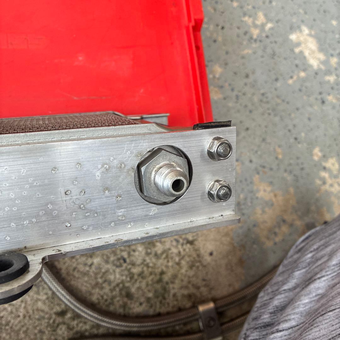 車種不明　オイルクーラー　13段 アクティブ？