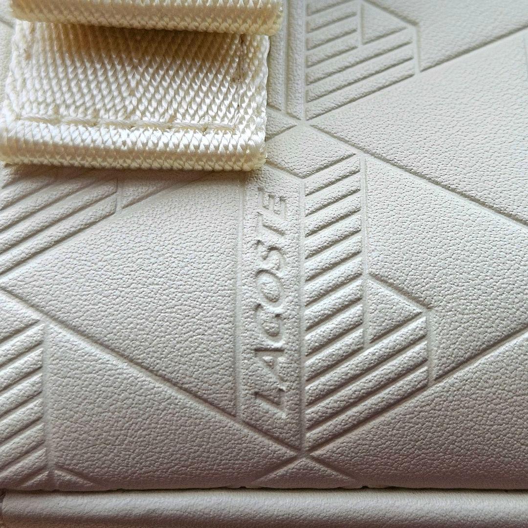 LACOSTEラコステ モノグラムスモールメッセンジャーバッグ アイボリー