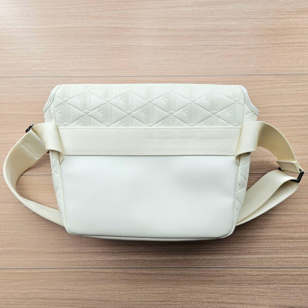 LACOSTEラコステ モノグラムスモールメッセンジャーバッグ アイボリー