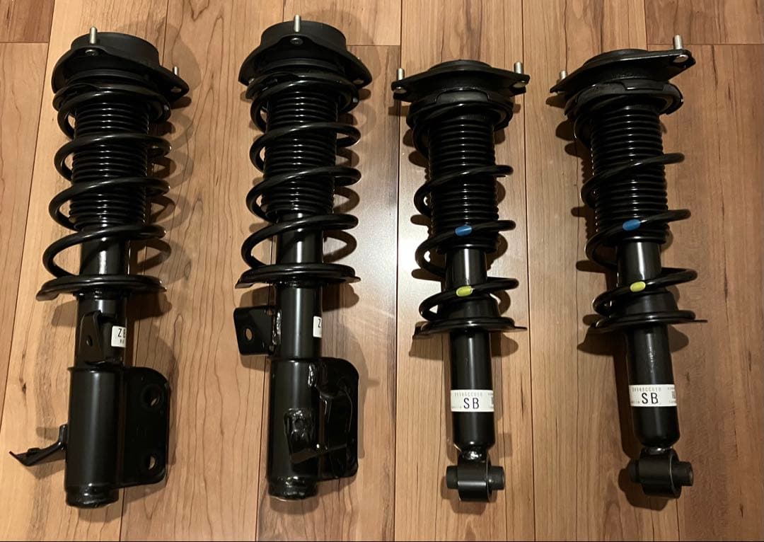 【新車外し】GR86 ZN8 RZ 純正サスペンションキット