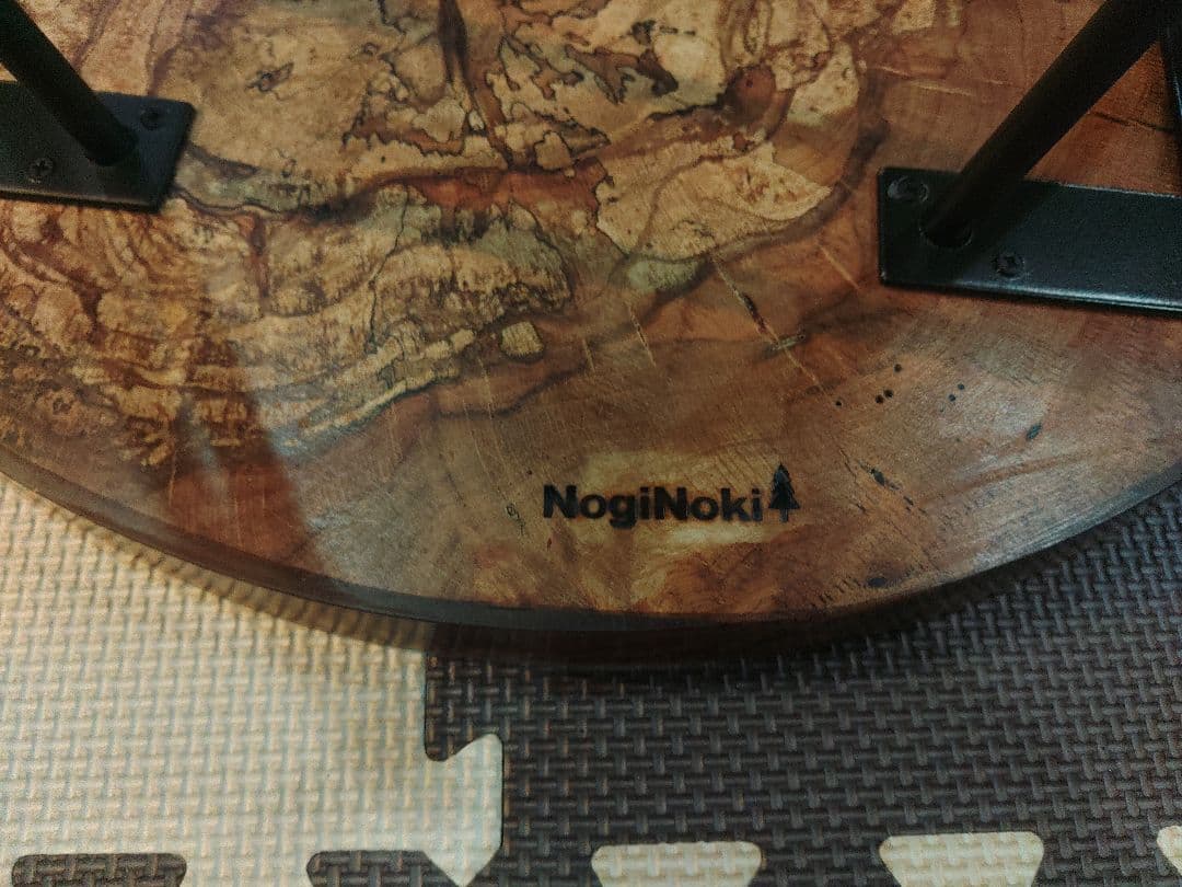 レジンとドライフラワーのローテーブル