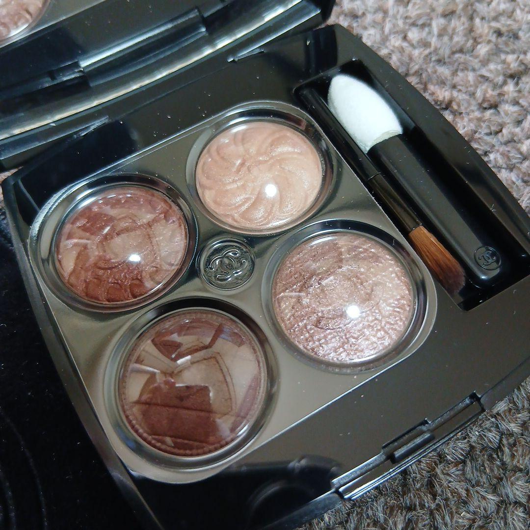 たた　CHANEL レキャトルオンブル　ブトン