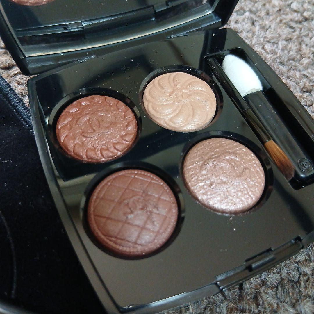 たた　CHANEL レキャトルオンブル　ブトン