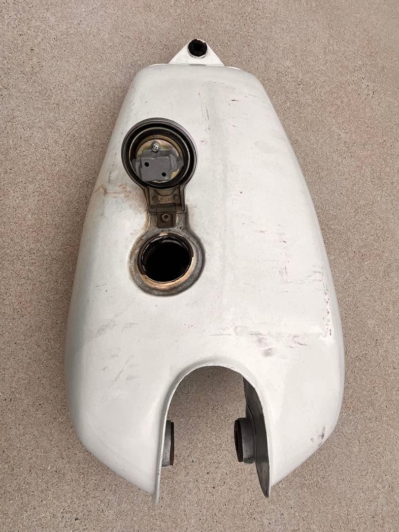 YAMAHA SR400 燃料タンク