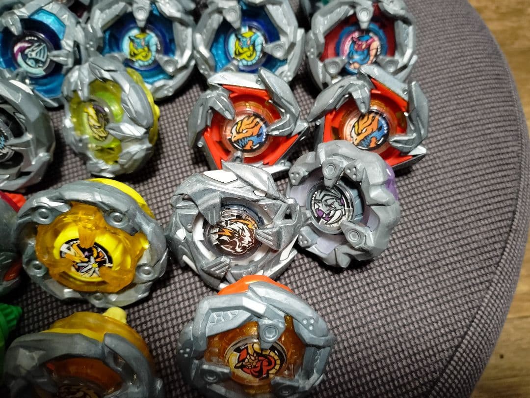モ*ト様 ベイブレードX　セット 32個 & ランチャー　まとめ　大量　卒業