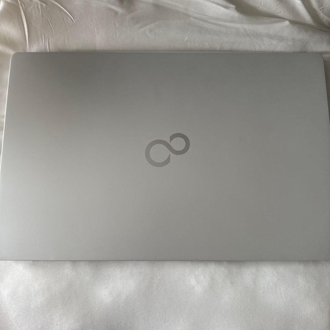 富士通 LIFEBOOK UH08/E3