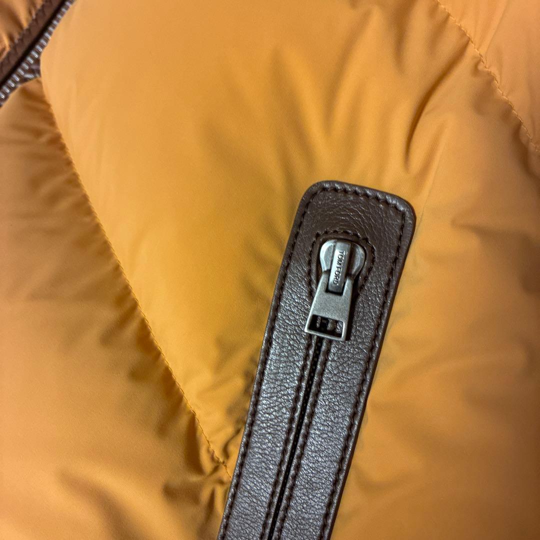 トムフォードダウンベスト極美品マスタード