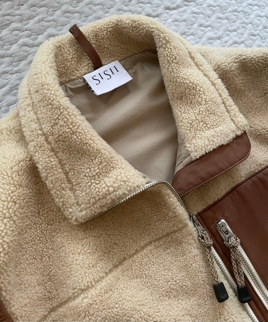 Sisii ジップアップムートンベスト　XL 定価96,800円