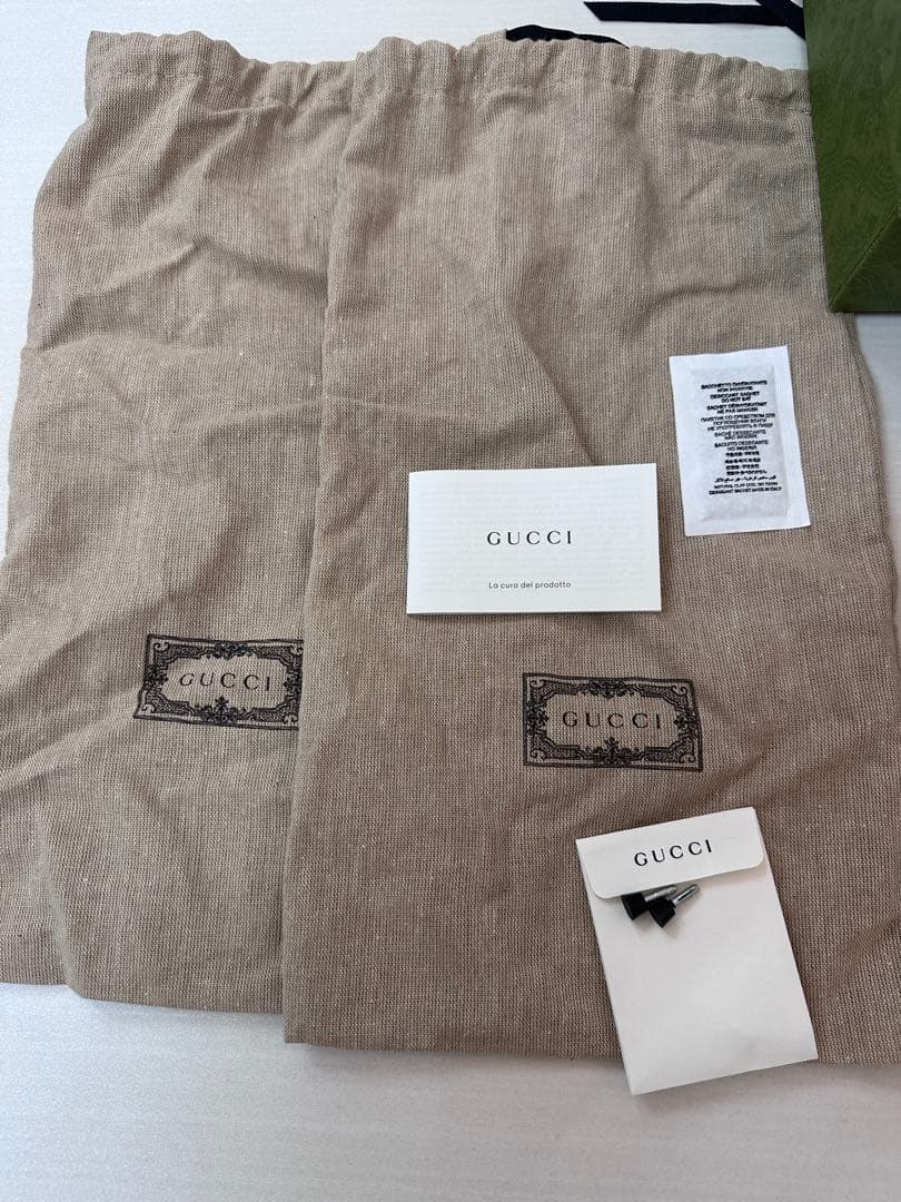 GUCCI (グッチ) GG ロゴ ブロンディ レザーサンダル 723391