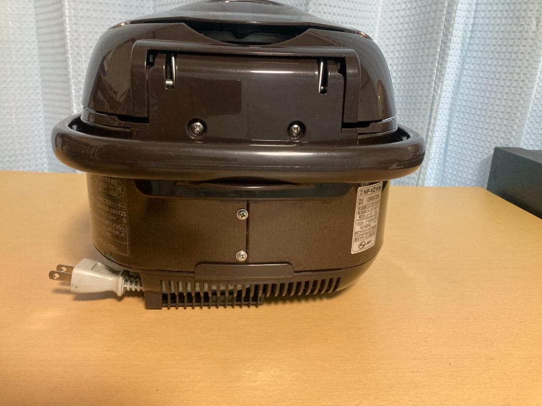 ★★2018 年製 Zojirushi NP-VZ10 炊飯器 5.5合★002