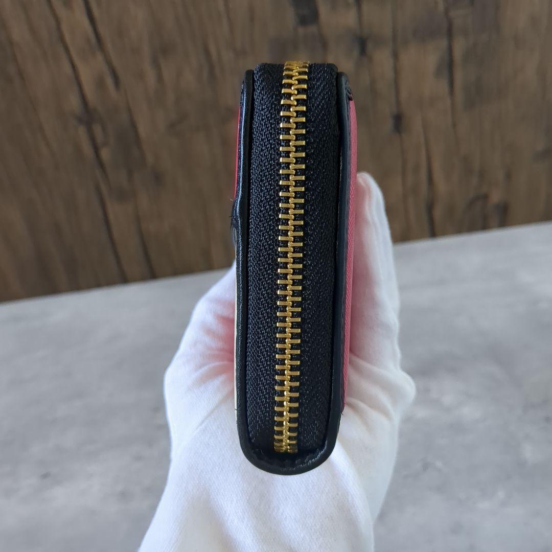 【新品】ヴィヴィアンウエストウッド　長財布55VV317