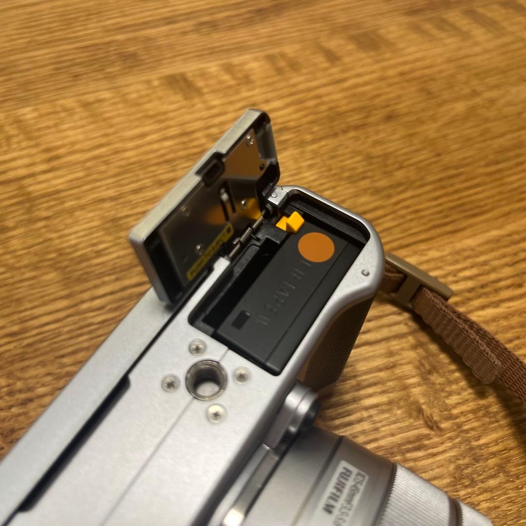 Fujifilm X-A5 デジタルカメラ XC15-45mmレンズ付き