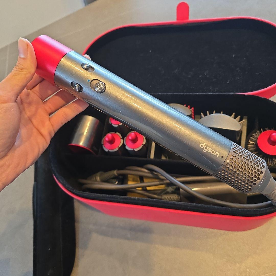 Dyson エアラップドライヤー