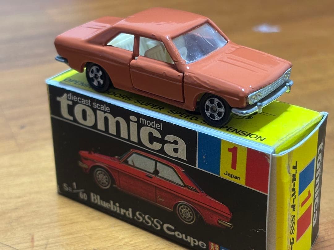 最初期　黒箱トミカ ブルーバード SSS クーペ　サファリレッド　アイボリー内装