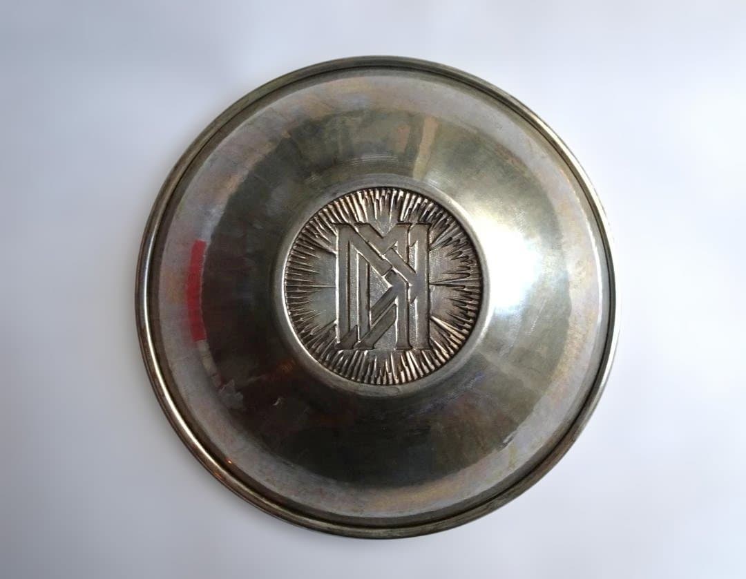 スチュワート・デヴィリン製作　銀のボンボン・ディッシュ