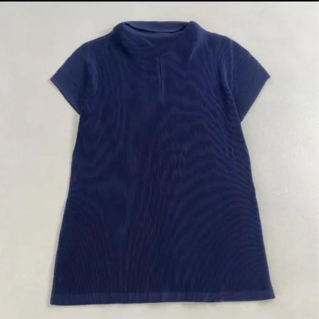プリーツプリーズ　ネイビー 半袖トップス