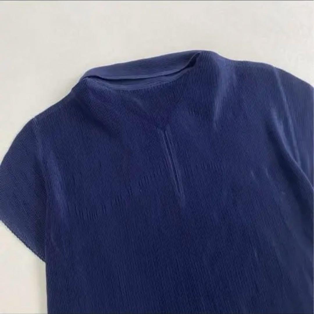プリーツプリーズ　ネイビー 半袖トップス