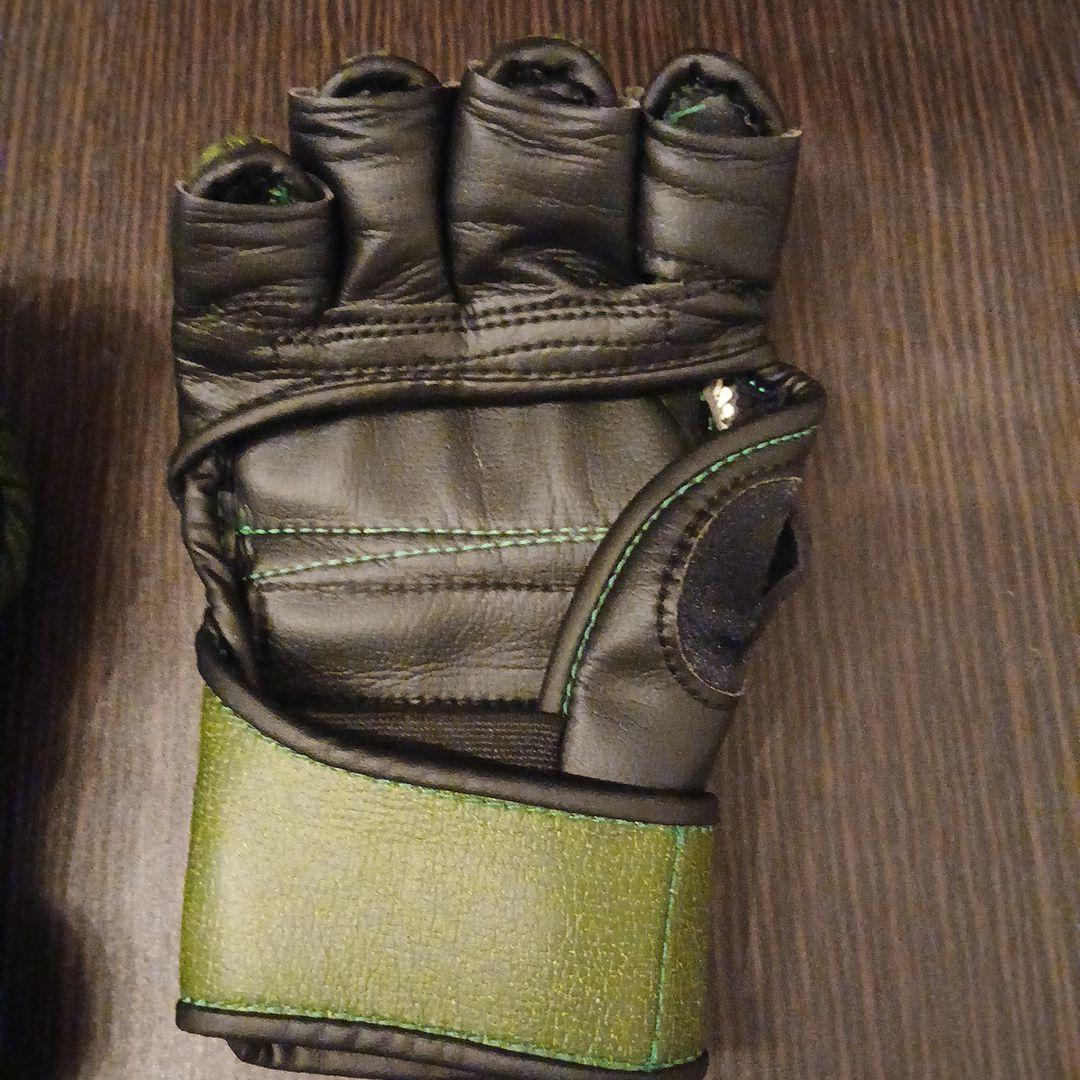 RIZIN ISAMI グリーン フィンガーレスグローブ