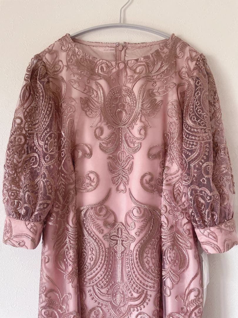 エンブロイダリーコクーンドレス ／ ピンク