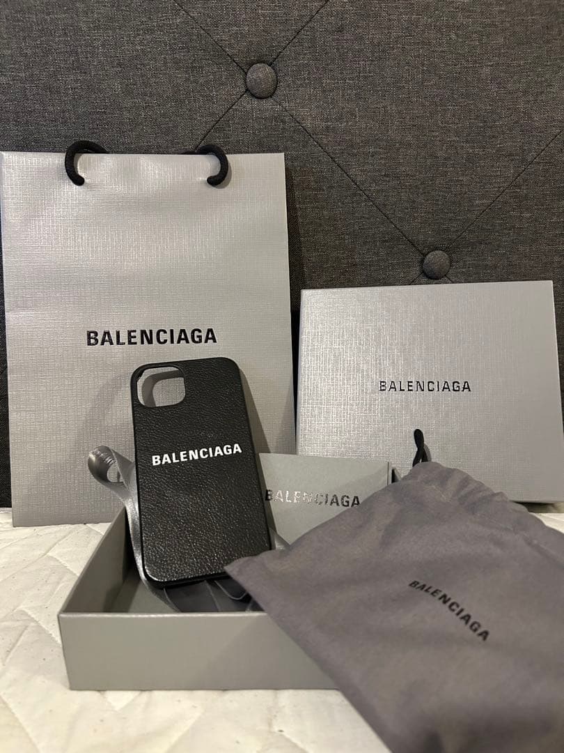 最終お値下げ【未使用品】BALENCIAGA iPhone13用ケース