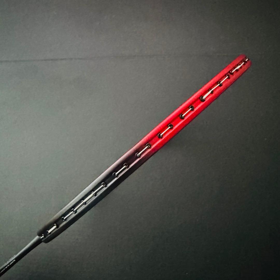 【美品】YONEX ナノフレア700 バドミントンラケット 5UG6