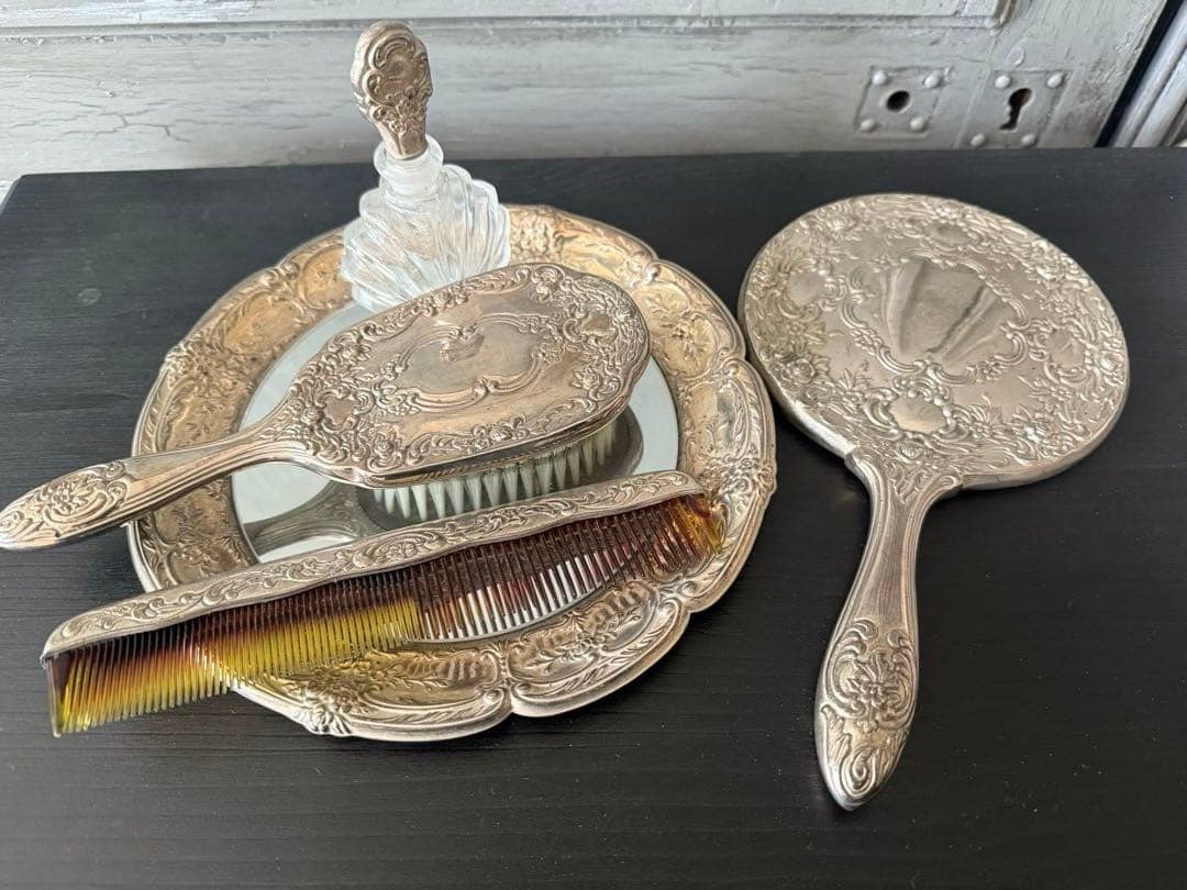 アンティーク　シルバーのバニティ5点セット