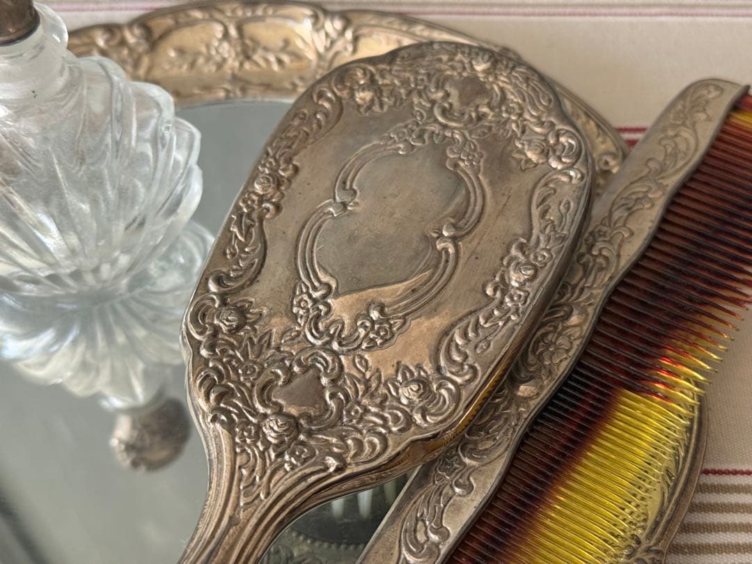 アンティーク　シルバーのバニティ5点セット