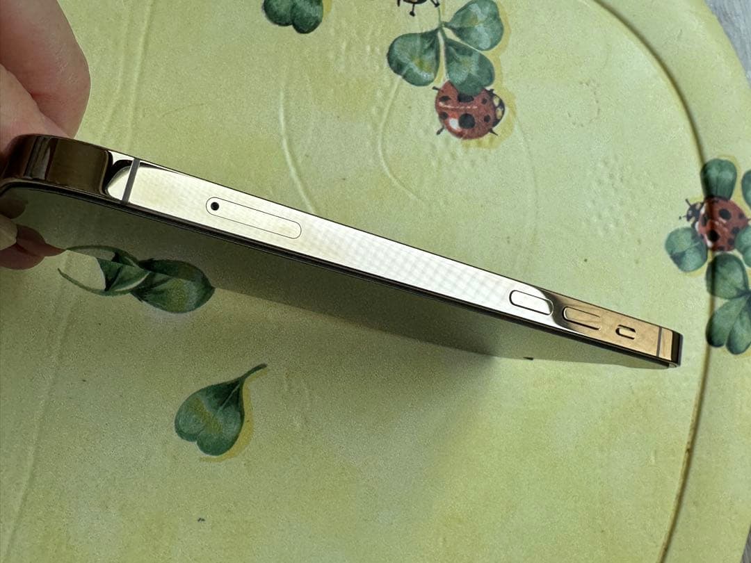 美品 iPhone 12 Pro ゴールド 256GB 本体