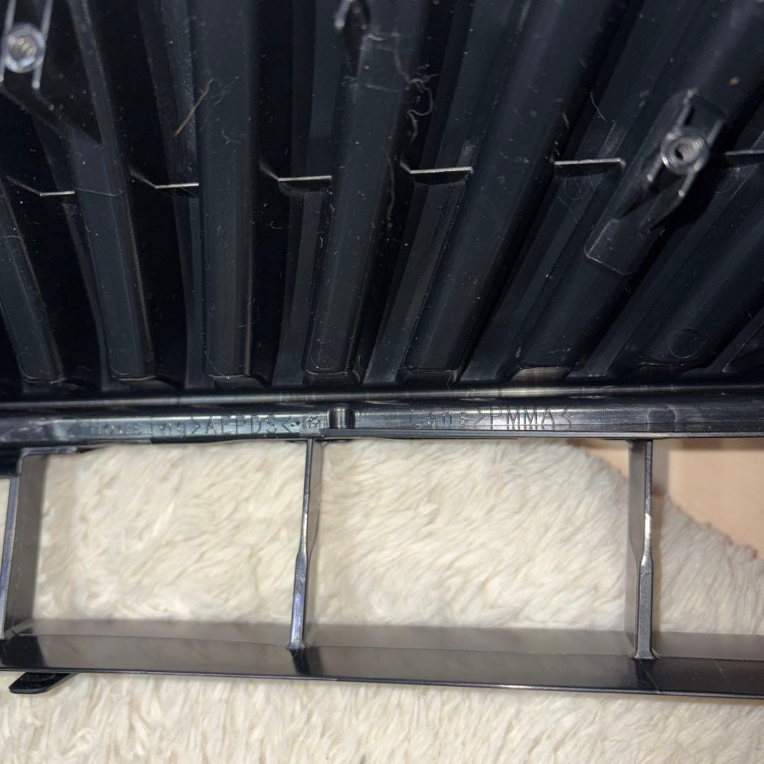 60ハリアー純正フロントグリル