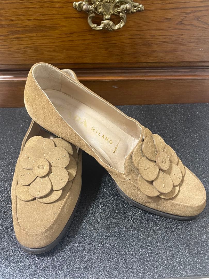 美品‼️PRADA パンプス ローヒール フラワーモチーフ スエード 靴 シューズ