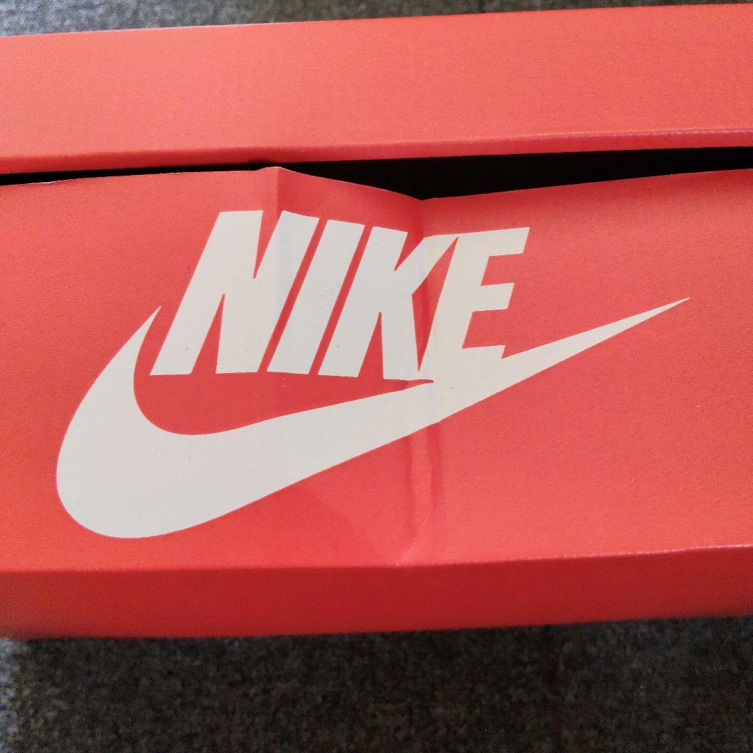 Nikeエアモアアップテンポスライド　ネイビー/ホワイト