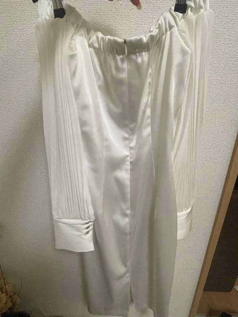 リンファーレ新作サテンオフショルドレス