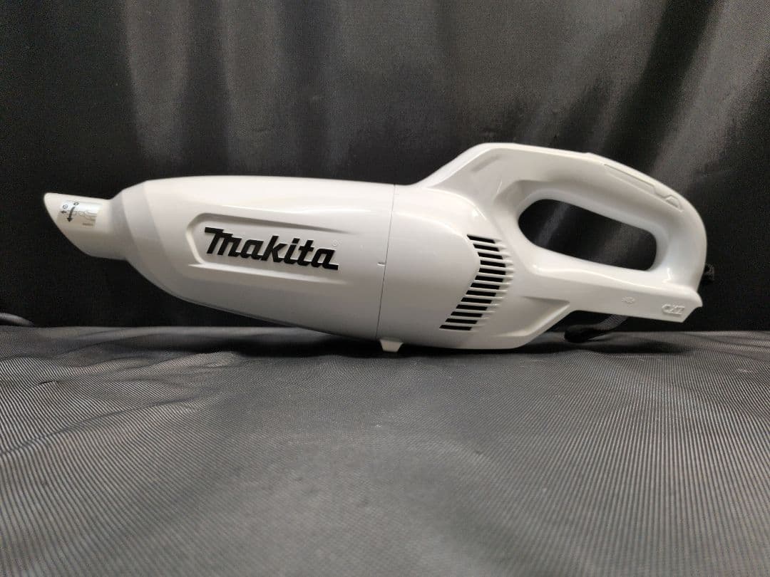 makita CL108FDSHW 充電式クリーナー　M2674