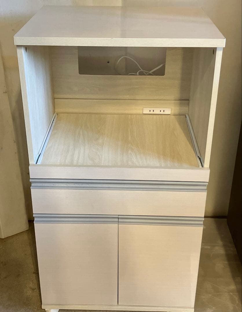 ニトリ　レンジボード キッチンボード　キッチン収納　コンセント穴有り