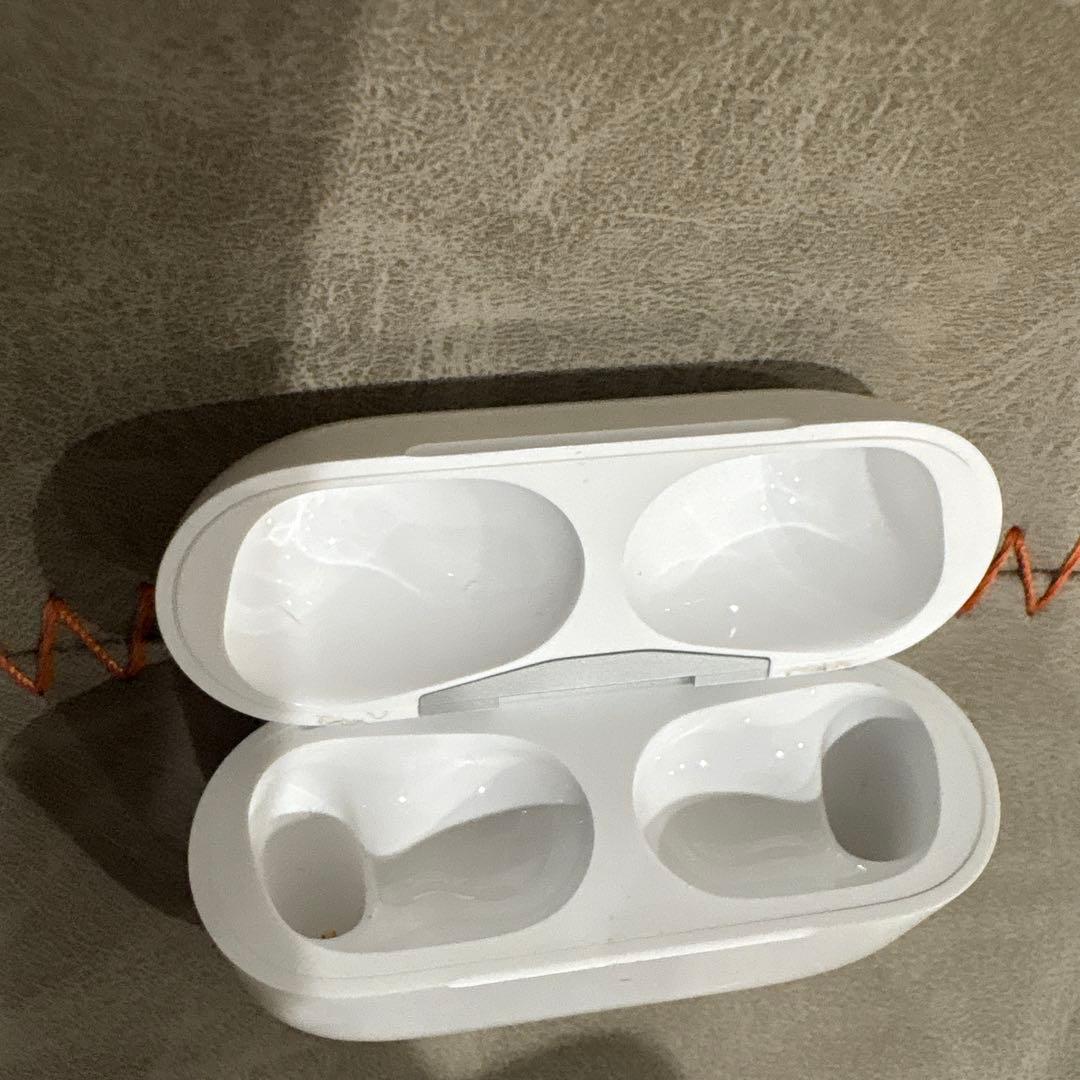 AirPods Pro 第二世代　ワイヤレスイヤホン　ライトニング