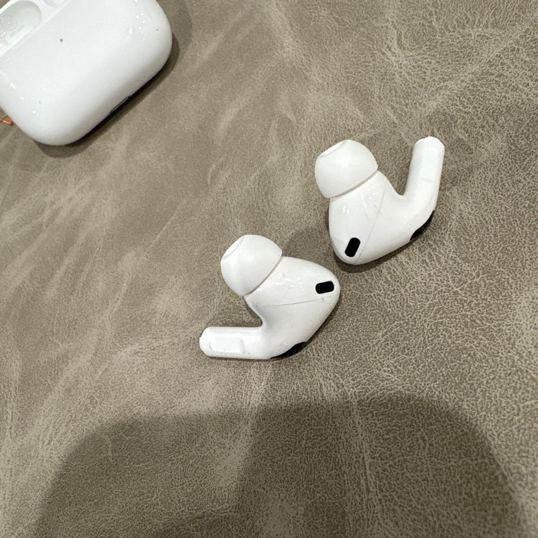 AirPods Pro 第二世代　ワイヤレスイヤホン　ライトニング