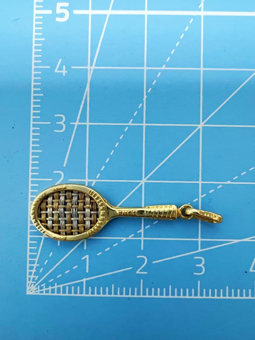 限定価額　K18　テニスラケットモチーフ ペンダントトップ