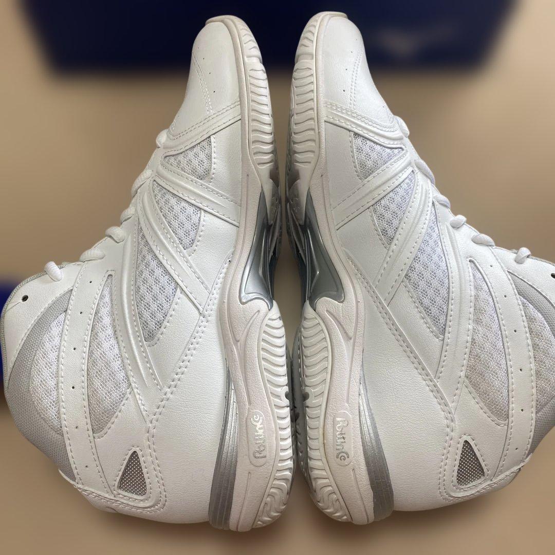 Mizuno ウエーブダイバース　LG3ホワイト 27.0cm