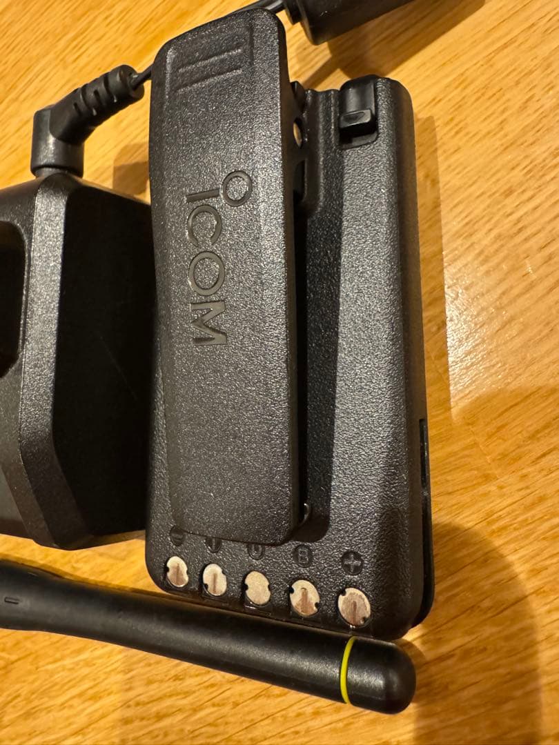 【IC-DPR7BT同等】IC-D70DBT デジタル簡易無線登録局 充電器付き