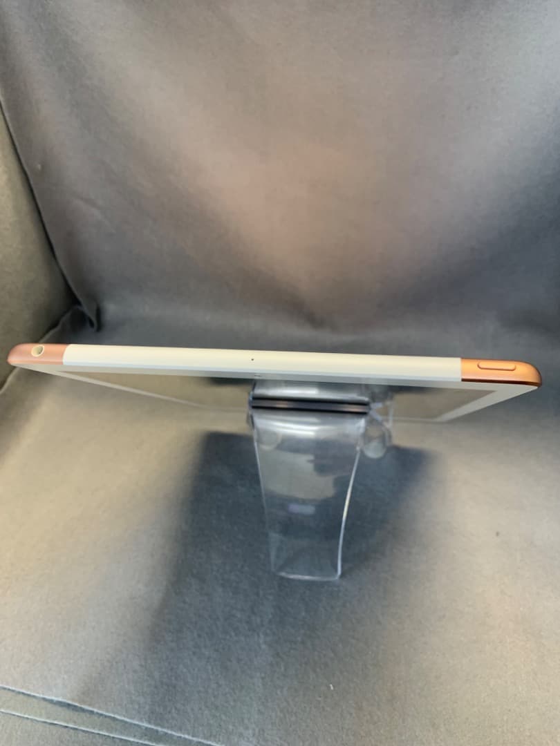 美品 SIMフリー iPad 第6世代 32GB Wi-Fi+Cellular版