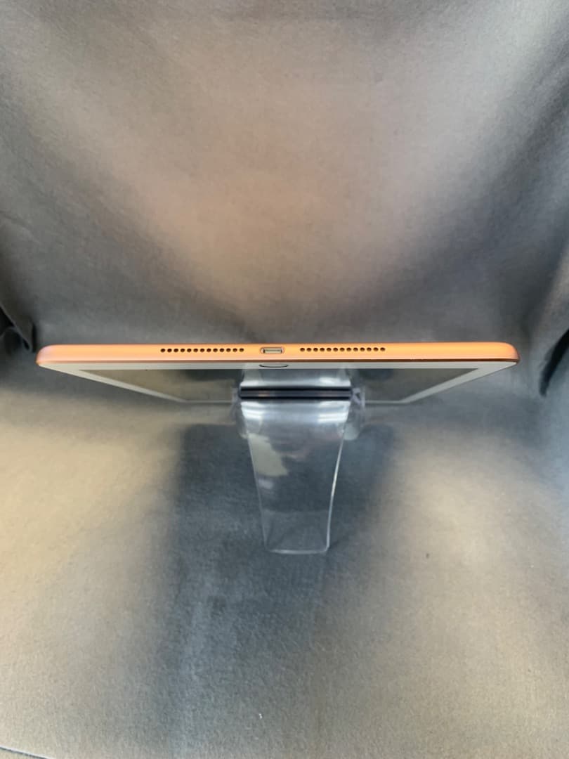 美品 SIMフリー iPad 第6世代 32GB Wi-Fi+Cellular版