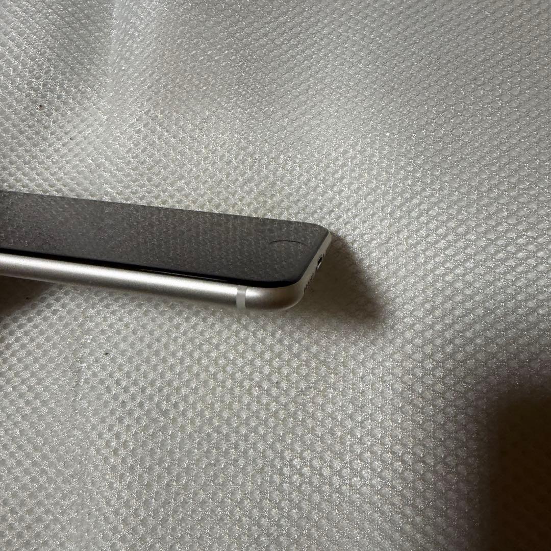 ⭐︎SIMフリー iPhoneSE 第3世代 64GB バッテリー100%