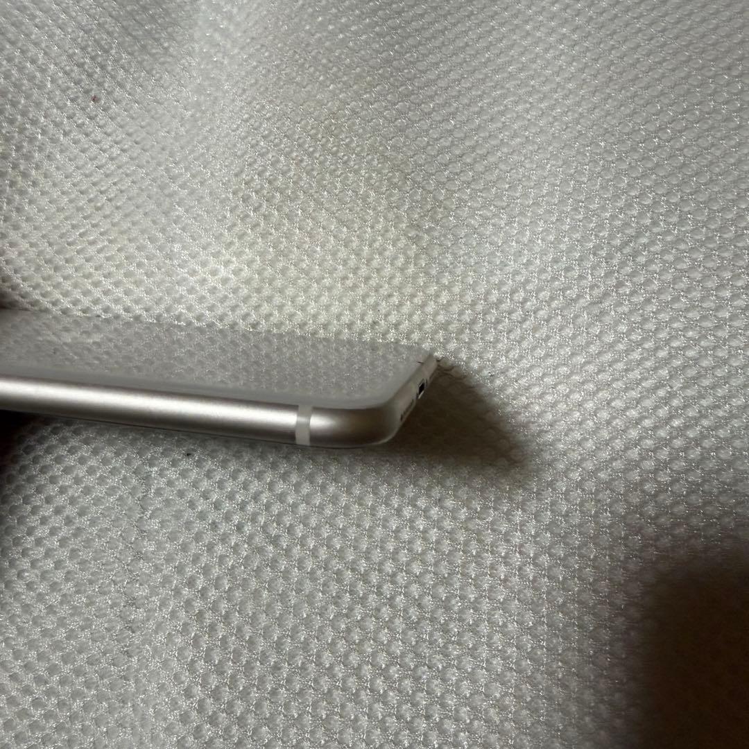 ⭐︎SIMフリー iPhoneSE 第3世代 64GB バッテリー100%