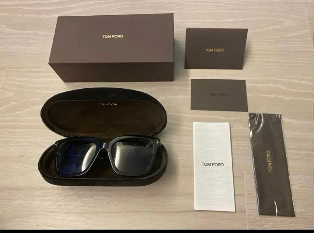 TOM FORD スクエアサングラス ブラック