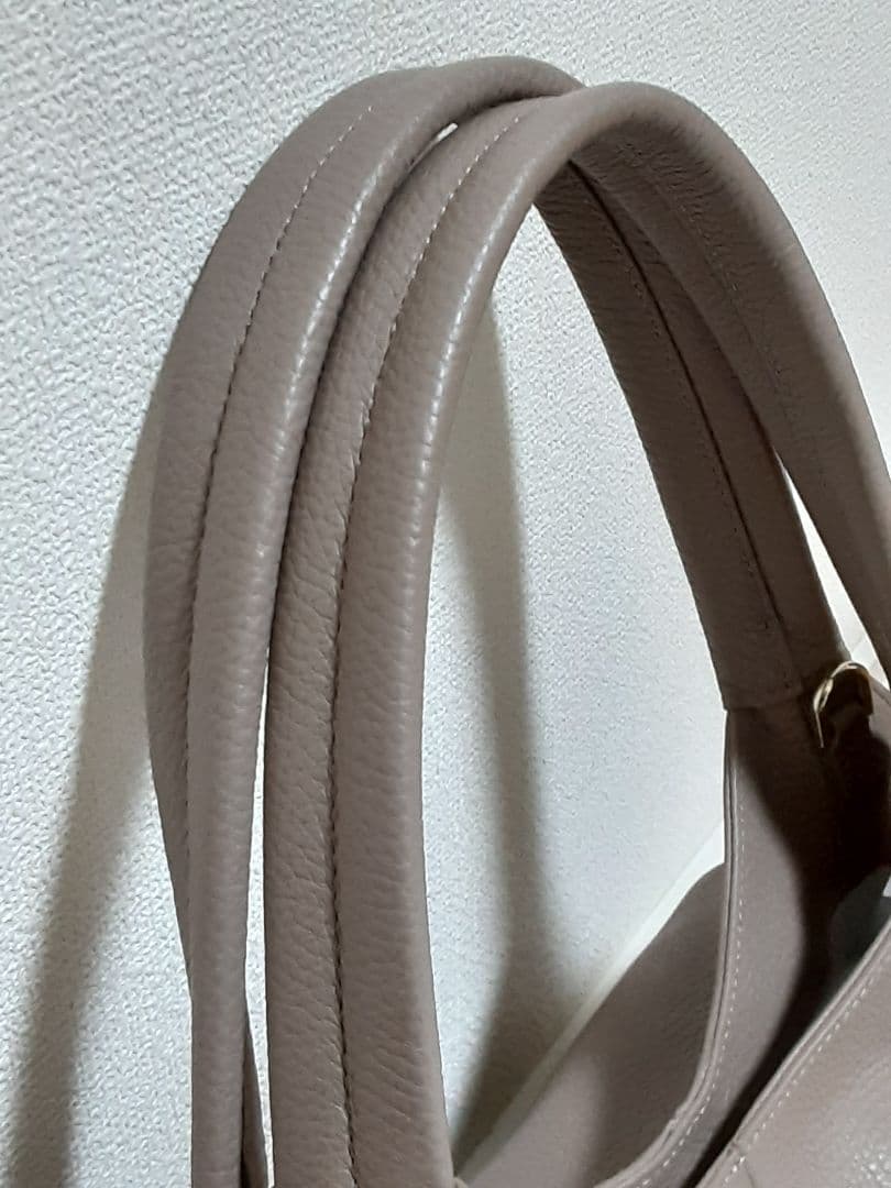 まーみんです。FURLA プラネータ　ミディアム　トープ