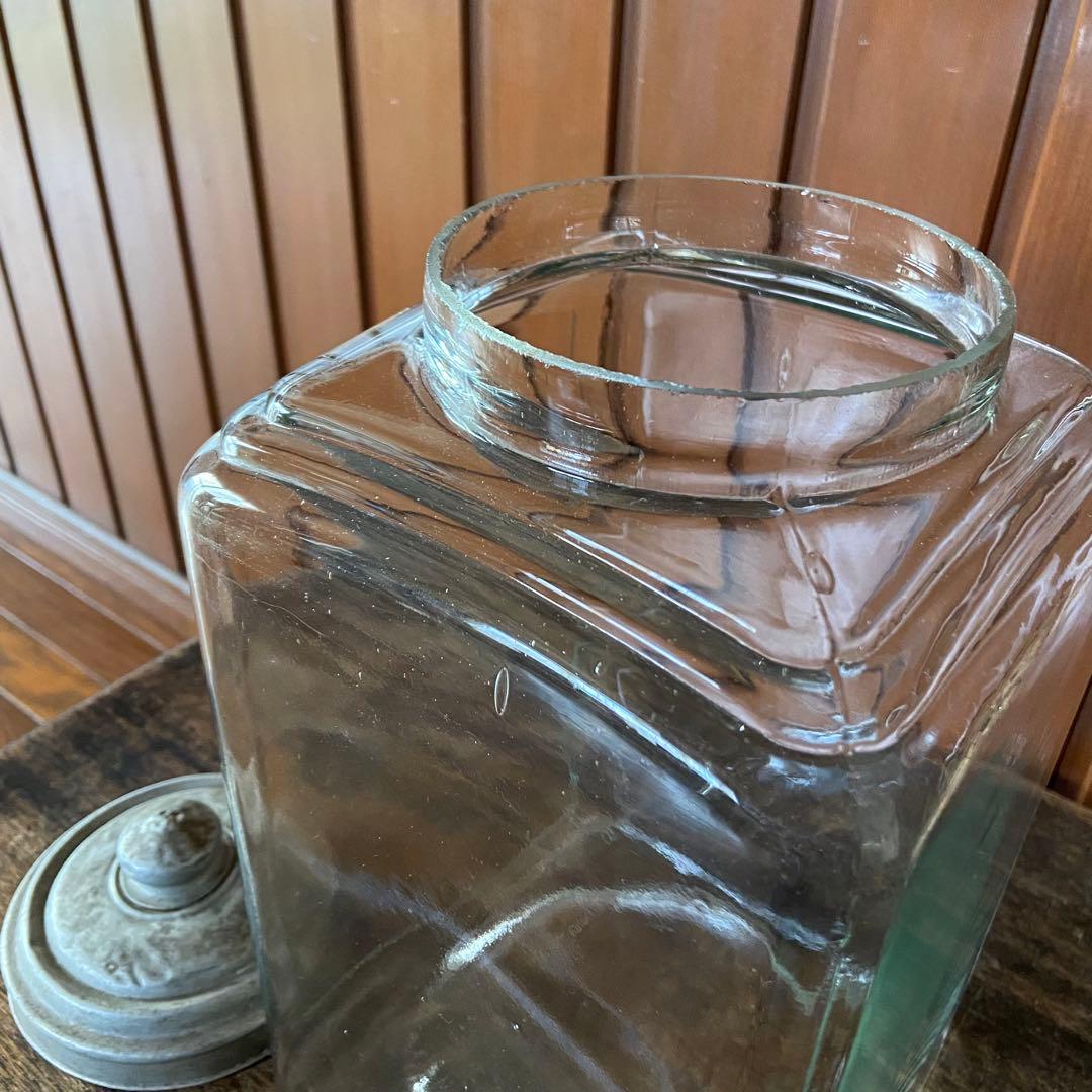 アンティーク　ガラス瓶　レトロ　蓋付き