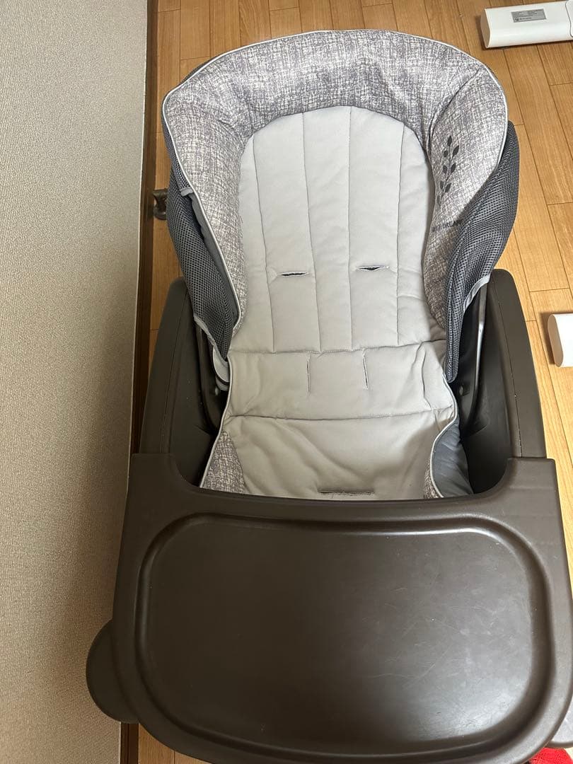 ユラリズム　オートスイング　Aprica ハイローチェア　替えの新品クッション付